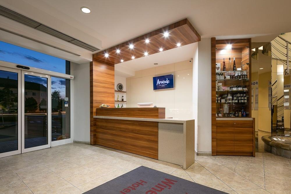 Wine Wellness Hotel Amande Hustopeče Εξωτερικό φωτογραφία