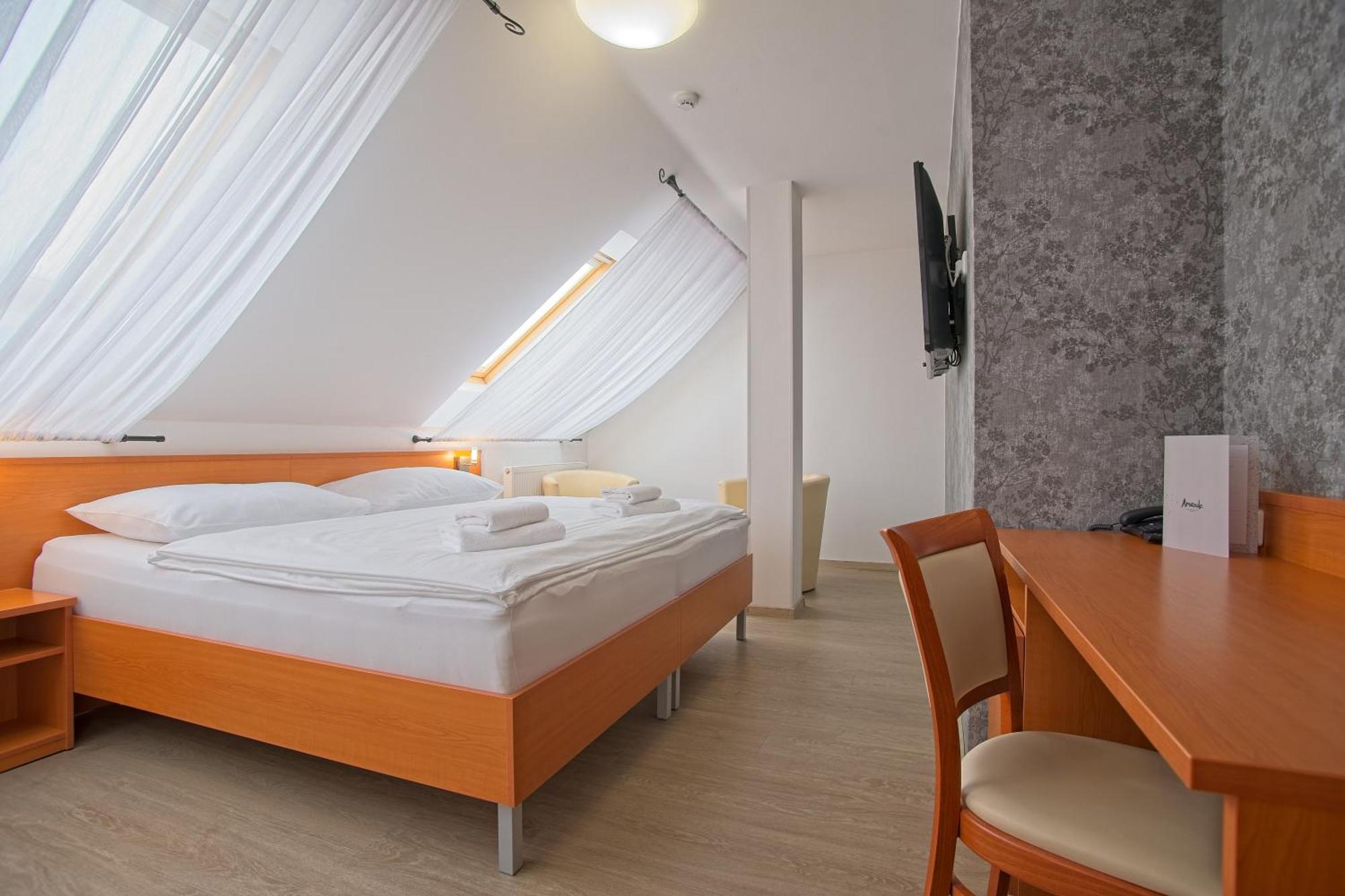 Wine Wellness Hotel Amande Hustopeče Εξωτερικό φωτογραφία