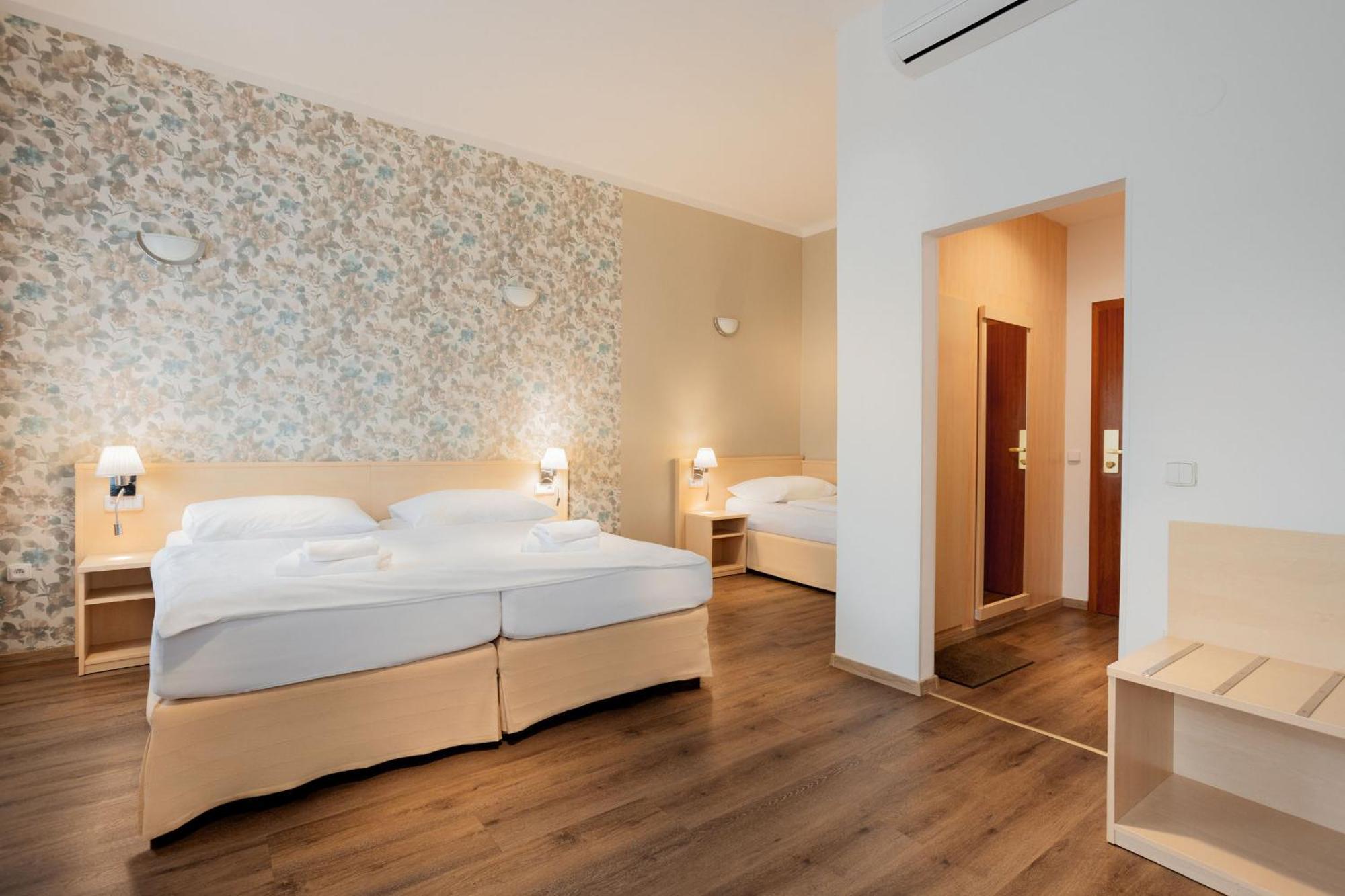 Wine Wellness Hotel Amande Hustopeče Εξωτερικό φωτογραφία