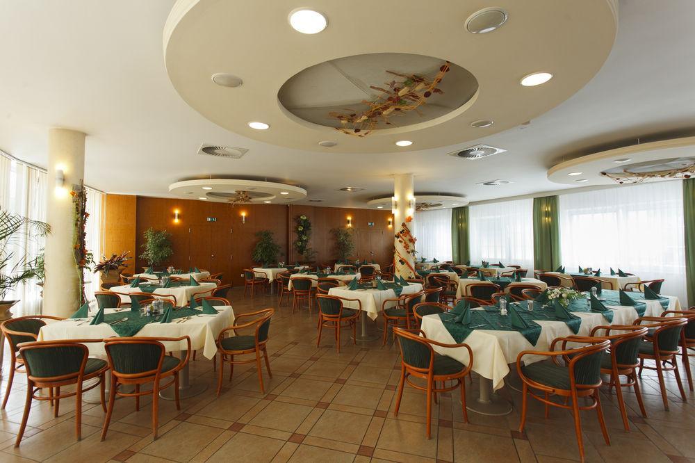 Wine Wellness Hotel Amande Hustopeče Εξωτερικό φωτογραφία