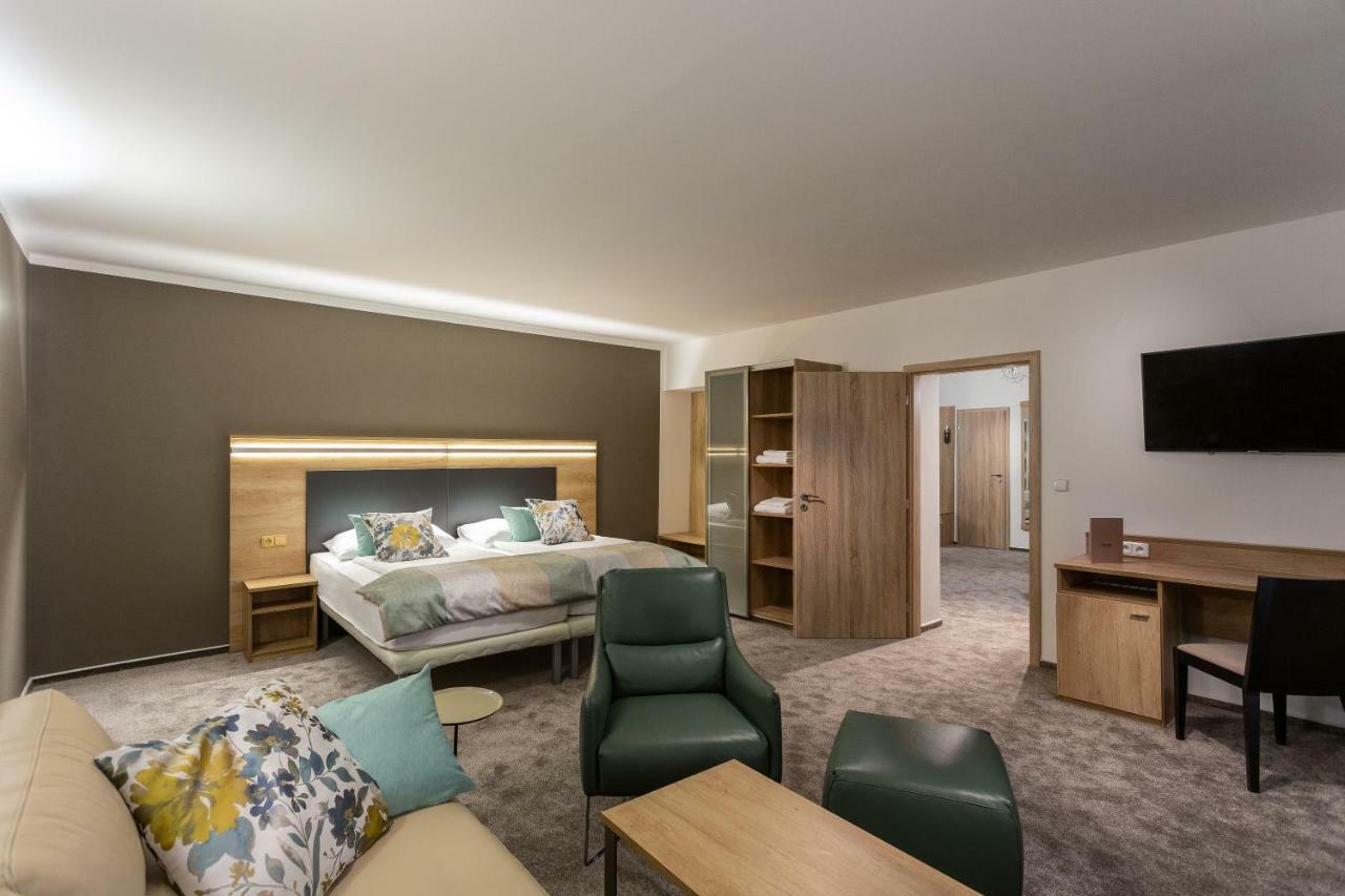 Wine Wellness Hotel Amande Hustopeče Εξωτερικό φωτογραφία